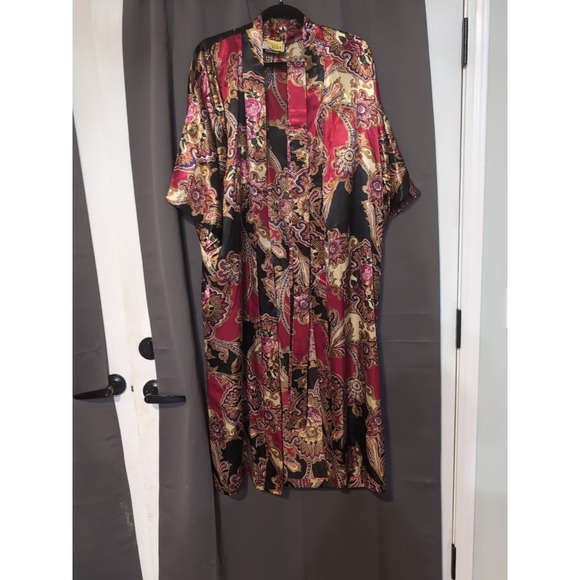 California Dynasty Women's Kimono Robe, Red & Black Floral, Vtg Kimono with Belt - Picture 1 of 8